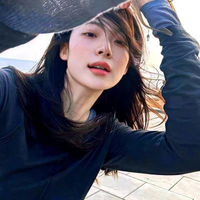 储物柜女孩